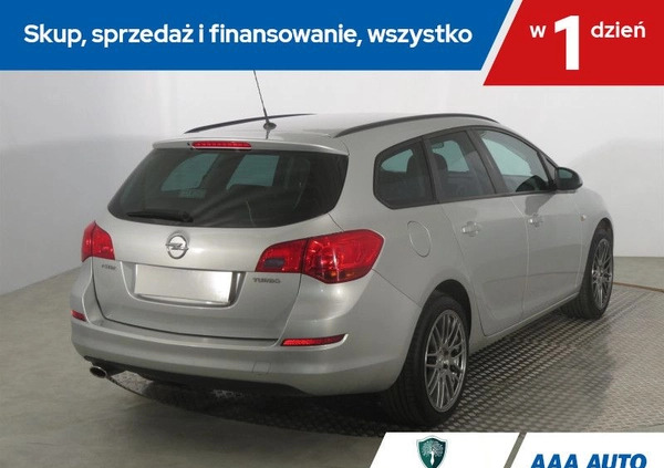 Opel Astra cena 25000 przebieg: 218616, rok produkcji 2011 z Resko małe 154